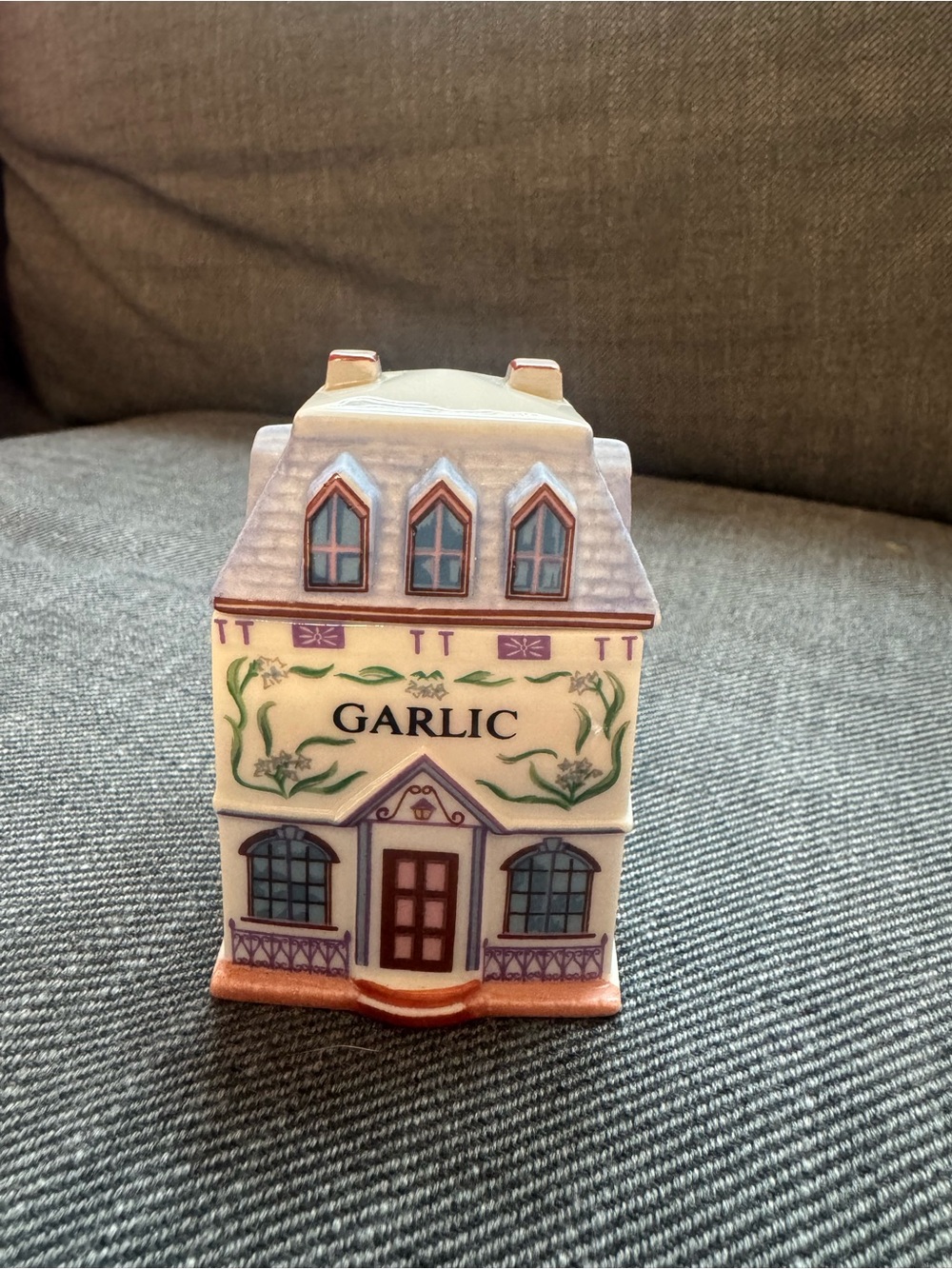 Lenox 1980s garlic spice jar